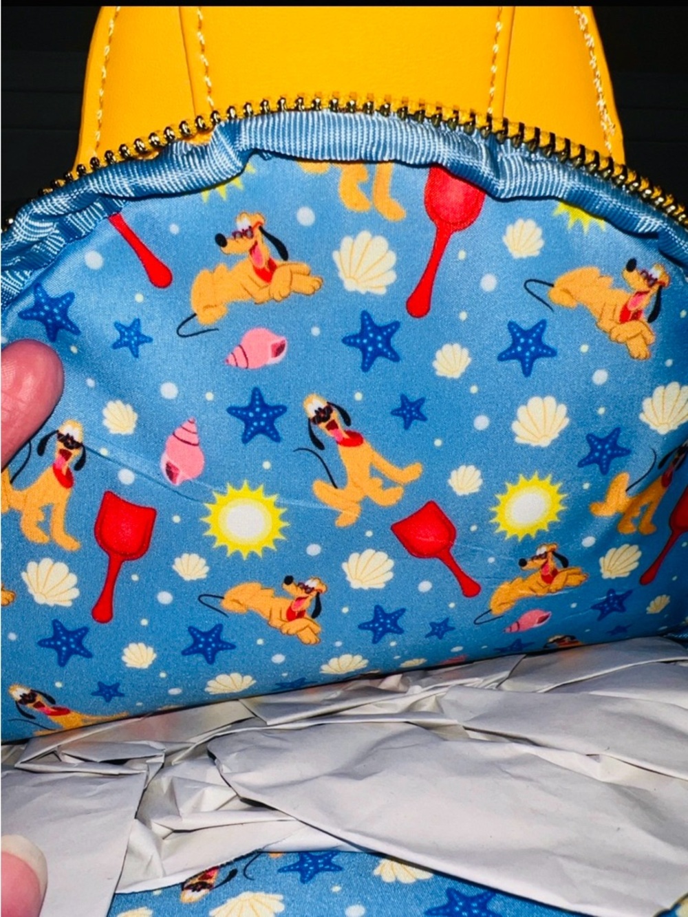 NWT Loungefly Disney Pluto Web Exclusive Summer Beach Cosplay Mini Backpack - Picture 5 of 8